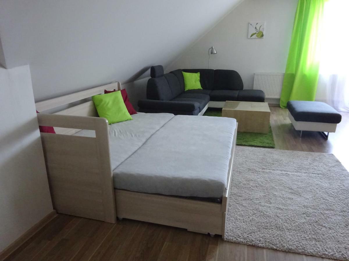 Sunny apartmány Veľká Lomnica Vel'ka Lomnica Exterior foto